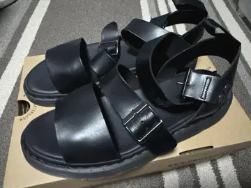Dr. Martens gryphon