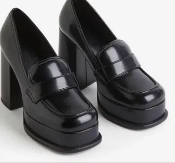 ZARA 블랙 플랫폼 힐 로퍼