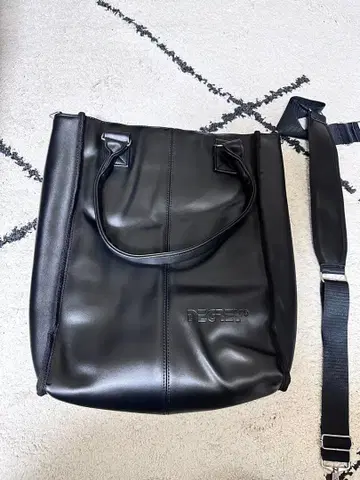 DEGREE 블랙 합성 피혁 토트백