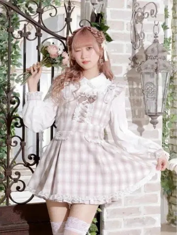 NOEMIE 노에미 하트 버클 레이스업 셋업 핑크