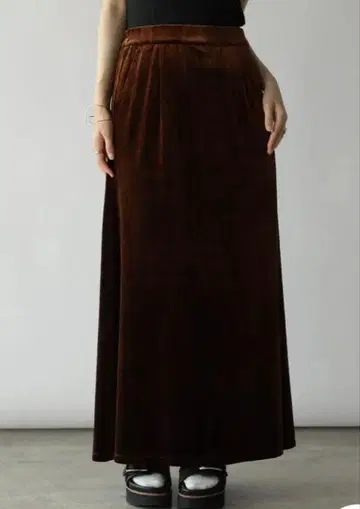 [ 거의 미사용 ] RADIATE 벨로아 I 라인 롱 스커트