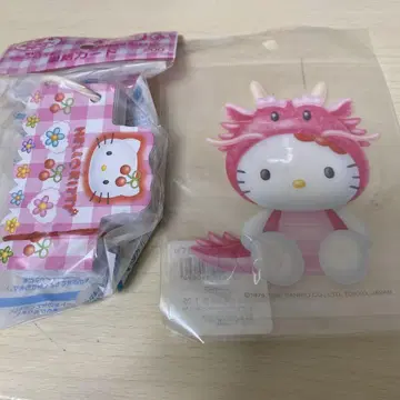 헬로키티 봉제 인형과 카드 홀더 세트