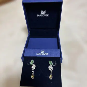 Swarovski 리프 모티브 귀걸이