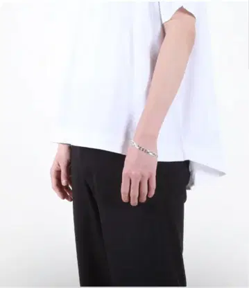 LAVER 러버 7mm Curb Chain T Bar Bracelet