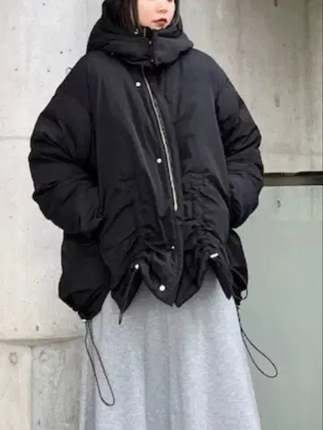 UN3D. 블랙 다운 자켓 36