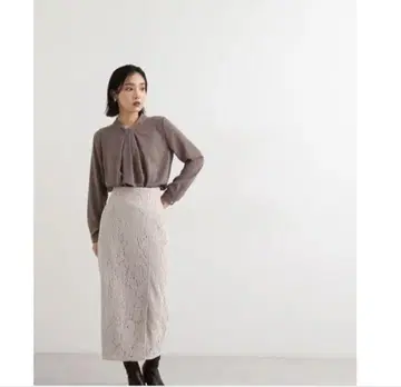 새상품 NATURAL BEAUTY BASIC 몰 레이스 타이트 스커트