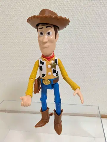 토이 스토리 우디 피규어