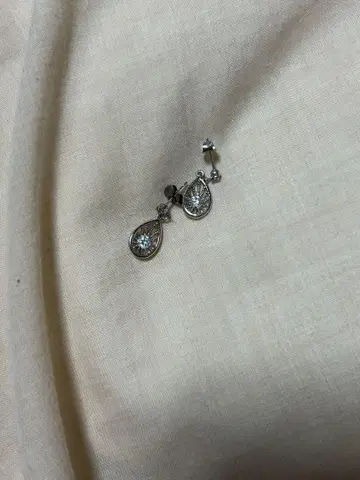 SWAROVSKI 실버 귀걸이
