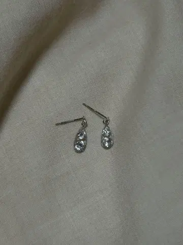 눈물형 크리스탈 귀걸이 SWAROVSKI
