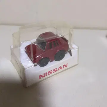 Nissan 빨간색 스카이라인 미니카 투명 케이스 포함