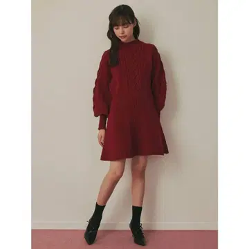 메리제니 하트 케이블 니트 미니 원피스 레드
