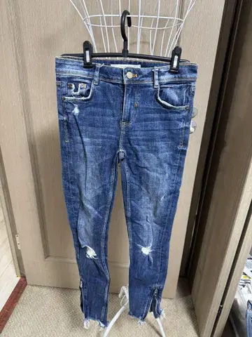 ZARA 데미지 가공 스키니 데님 팬츠