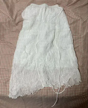 NYUNYU 화이트 스커트