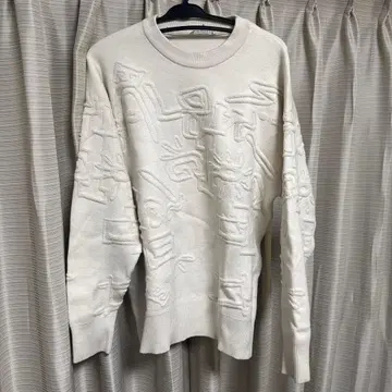 Desigual 입체 무늬 화이트 니트