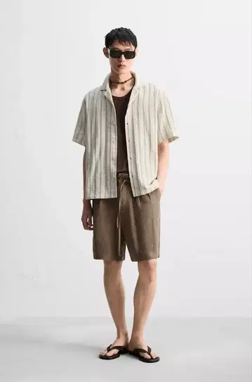ZARA 스트라이프풍 텍스처 원단 셔츠