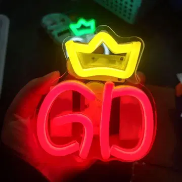 G-DRAGON 응원봉 버튼 배터리 왕관 디자인