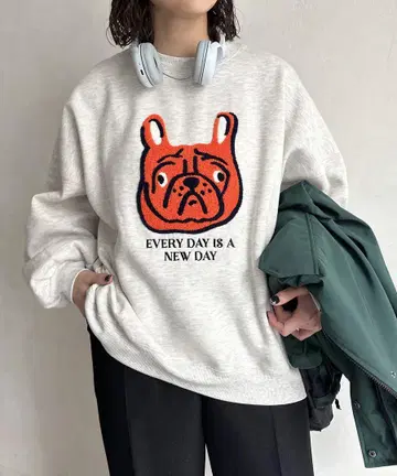 CPCM 이누 사가 자수 속기모 맨투맨 그레이 아이보리