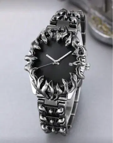 팬 디자인 블랙 손목시계