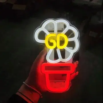 G-DRAGON 응원봉 버튼 배터리 데이지 디자인