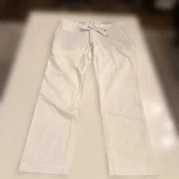 새상품 LACOSTE 스트레치 슬림핏 화이트 치노 팬츠 46