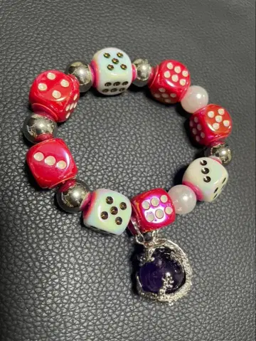 계속 한밤중이면 좋을 텐데  Dice Bracelet (Red)