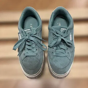 Puma 터콰이즈 블루 통굽 스니커즈 24cm