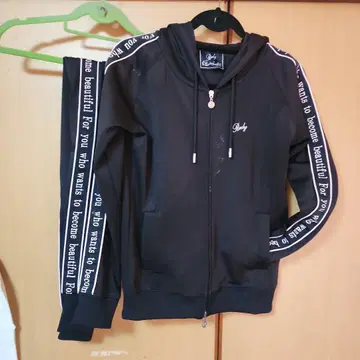 Rady 블랙 후드 부착 셋업