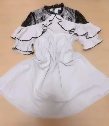 ROJITA 핑크 어깨 레이스 절개 원피스 로지타