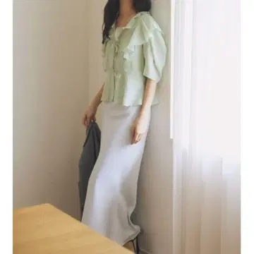 프레이아 아이디 새틴 스커트
