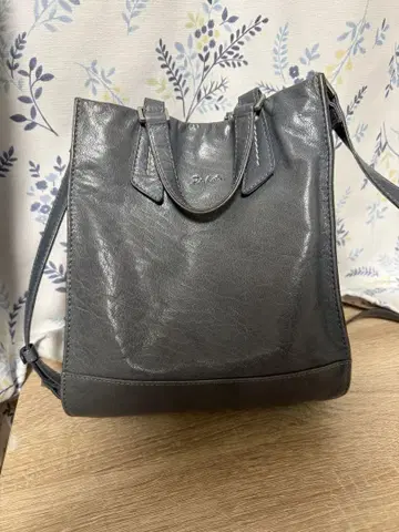다코타 레테 숄더백 블루