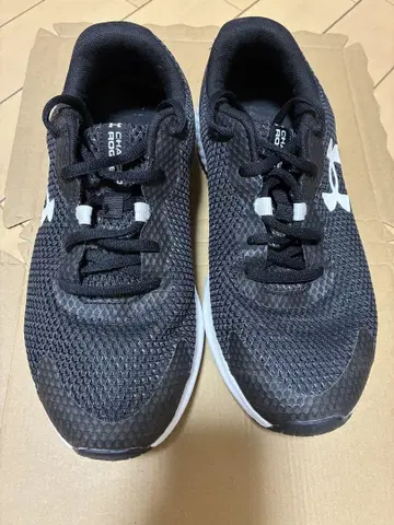 언더아머 블랙 러닝화 25cm
