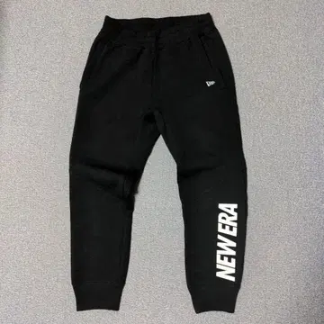 NEW ERA 블랙 조거 팬츠