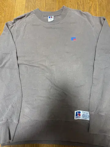 RUSSELL ATHLETIC 러셀 맨투맨 브라운 크롭 기장