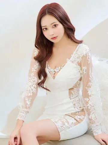 Jewels 화이트 레이스 장식 타이트 드레스