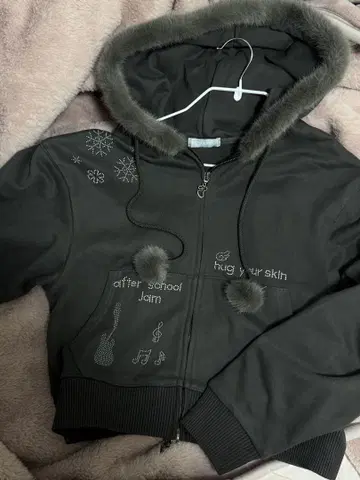 hugyourskin Hotfix fur hoodie zip-up