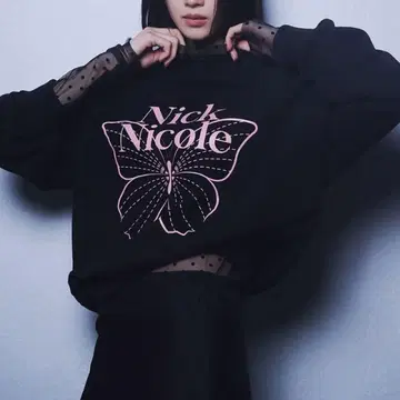 NICKNICLE 니콜 시어 도트 이너 상의