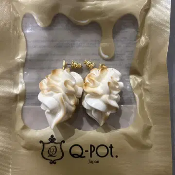 Q-Pot. 크림 디자인 귀걸이