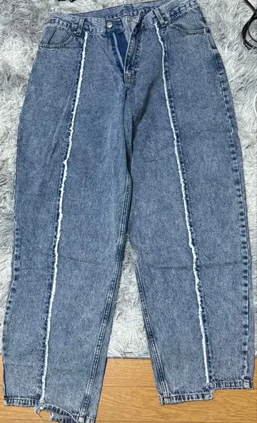 WASH WIDE SILHOUETTE SWITCHING DENIM