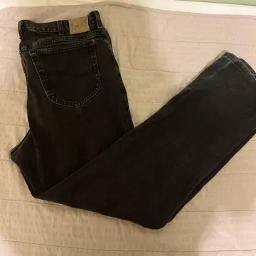 다크 그레이 스트레이트 데님 팬츠