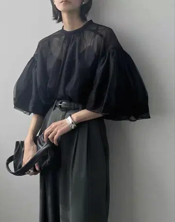 CLANE SHEER TULLE BALLOON SLEEVE