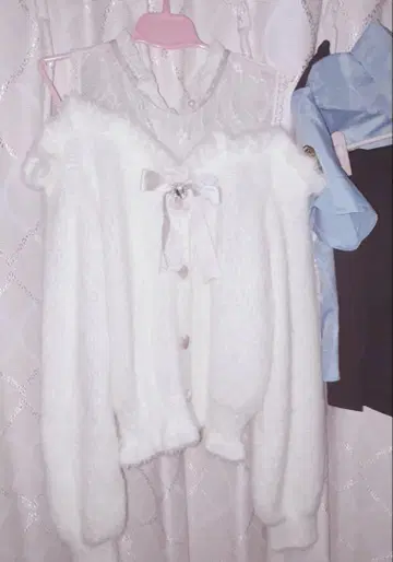리즈리사 레이어드 어깨 트임 니트 핑크 화이트 양산형 지뢰계