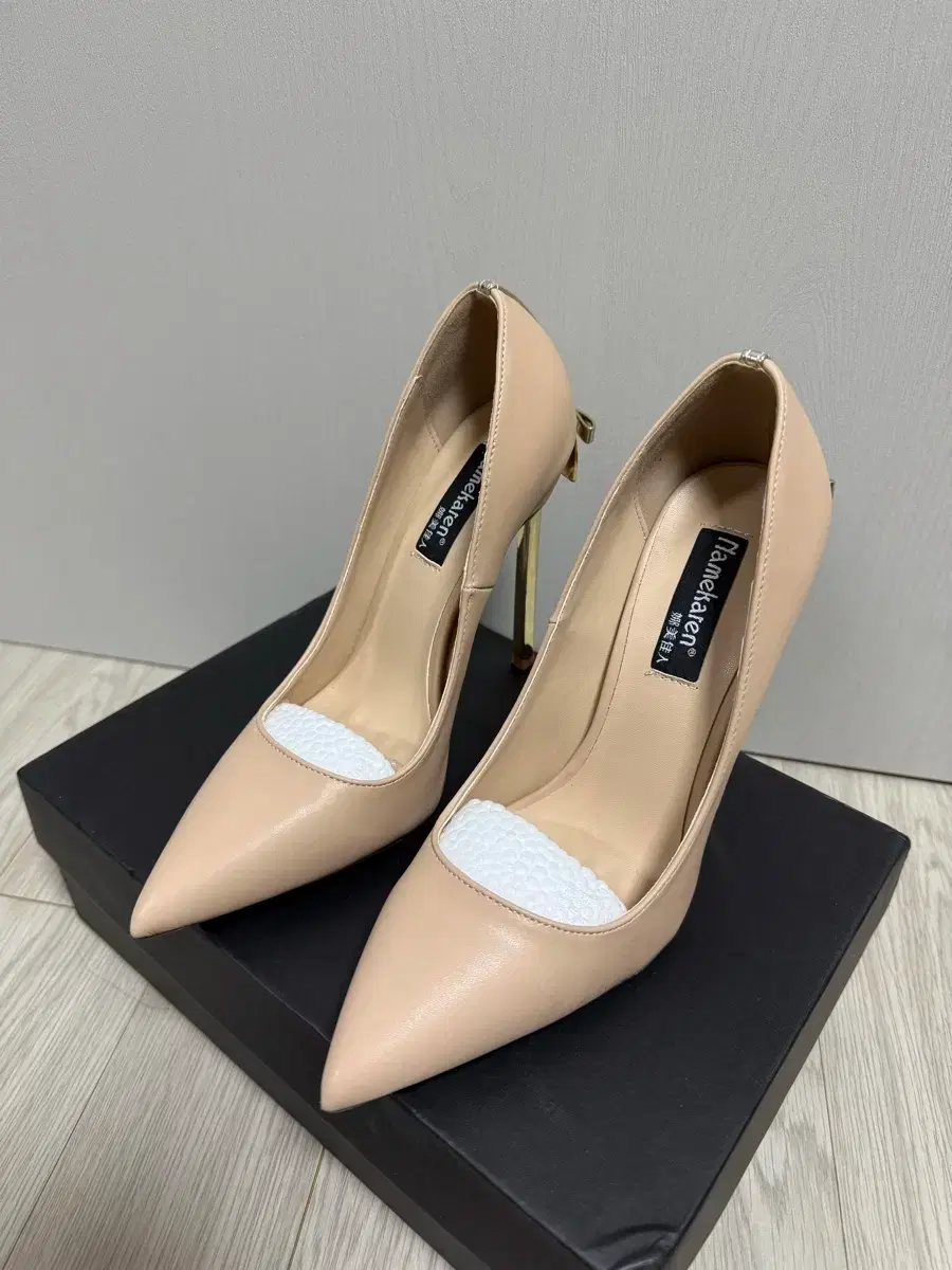 235 12cm Lambskin Ribbon Heel Beige Pumps New