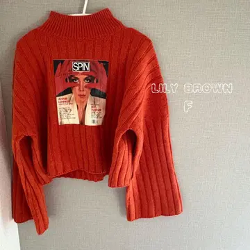 LILY BROWN 오렌지 리브 하이넥 스웨터