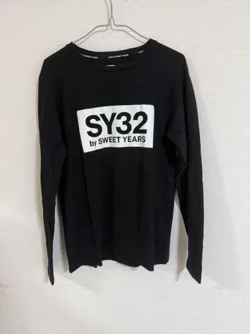 SY32 by SWEET YEARS 블랙 롱 슬리브 T셔츠