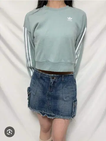 새상품급 아디다스 오리지널스 크롭 맨투맨 트레이닝복