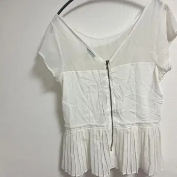 화이트 쉬폰 프릴 셔츠 화이트 지퍼 달린 시어 비침
