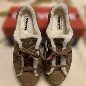 미사용 새상품 CONVERSE 컨버스 보아 스니커즈 23cm