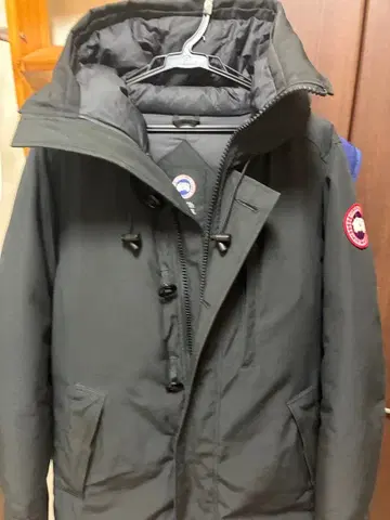 Canada Goose 다운 자켓 블랙