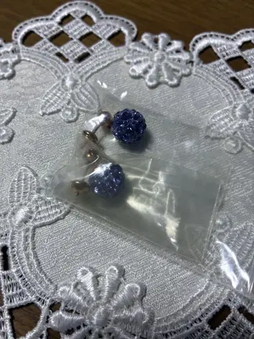 새상품 폴리폴리 파란색 공 모양 귀걸이