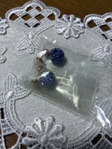 새상품 폴리폴리 파란색 공 모양 귀걸이